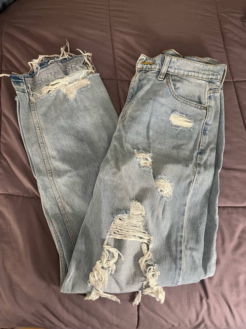 Amsterdam Ripped Straight Leg Jeans - Light Blue Wash - Picture 6 of 7